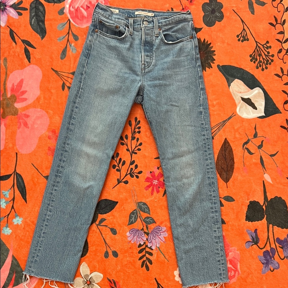 Levi’s Wedgie Straight Denim Jeans 25” Waist 28” Length